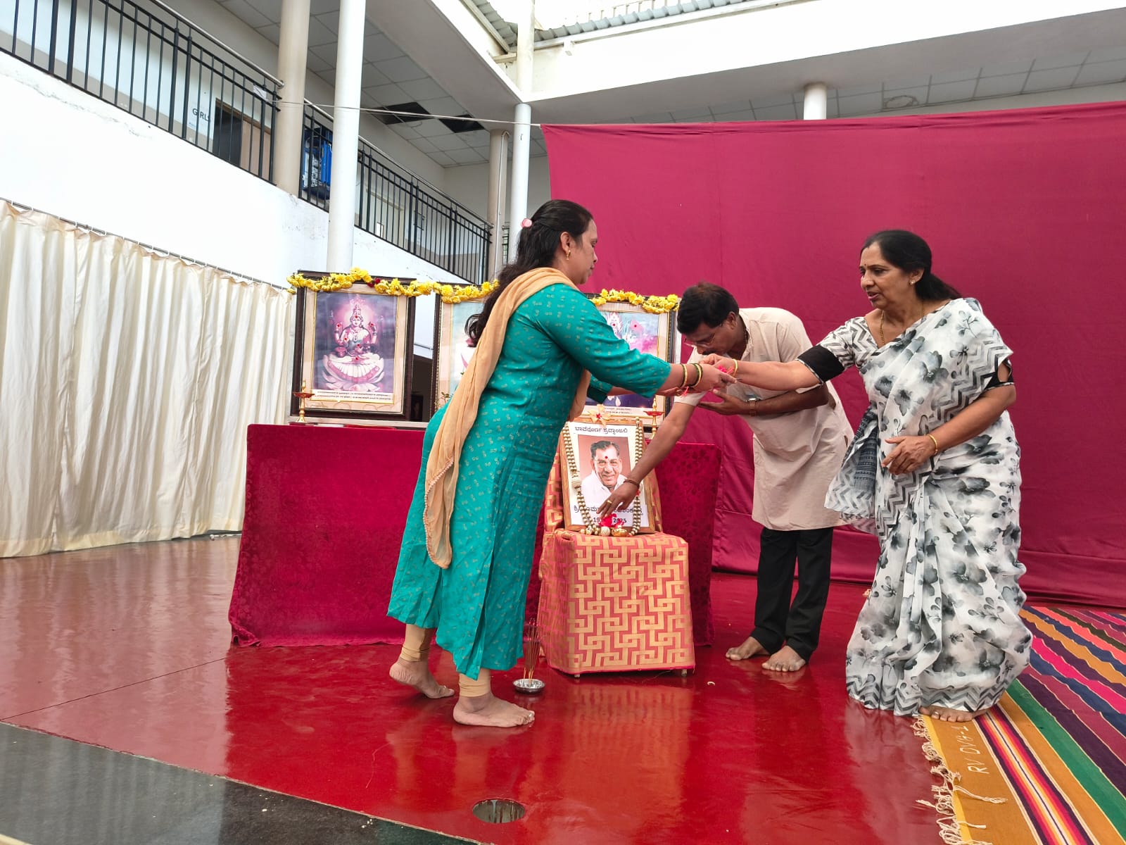 A condolence meeting in RVK - Davanagere (2)