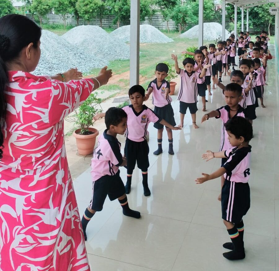 RVK – Davangere students of Grade 1 to 4 Observes 12th International Yoga Day (3)